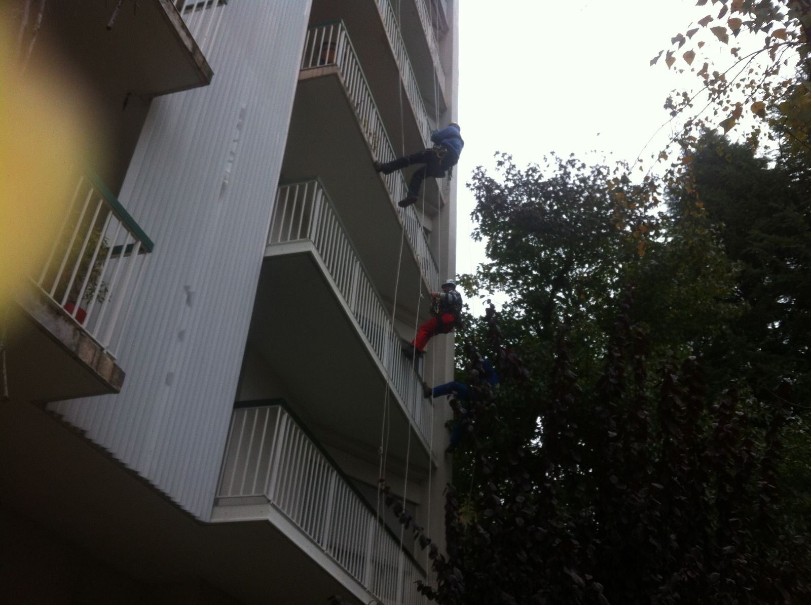 Cordiste Aéro'Bat 74 en inspection de toiture