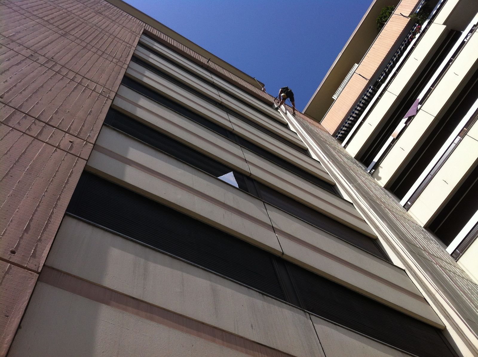 Contrôle de façade au contact