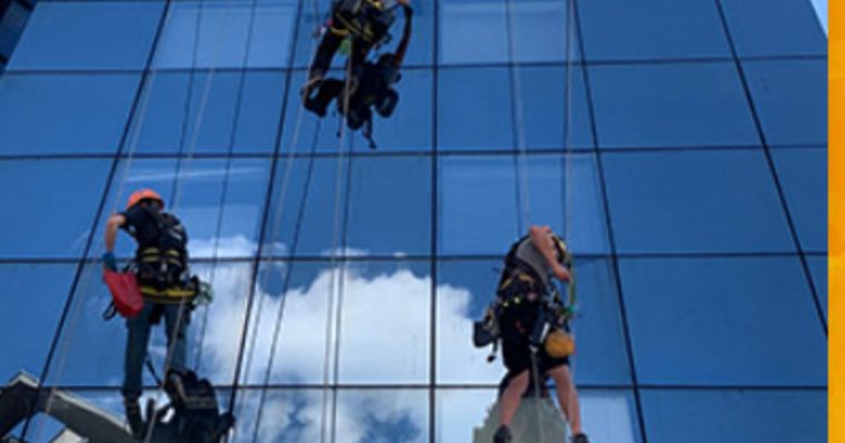 Travaux de bâtiment sur cordes